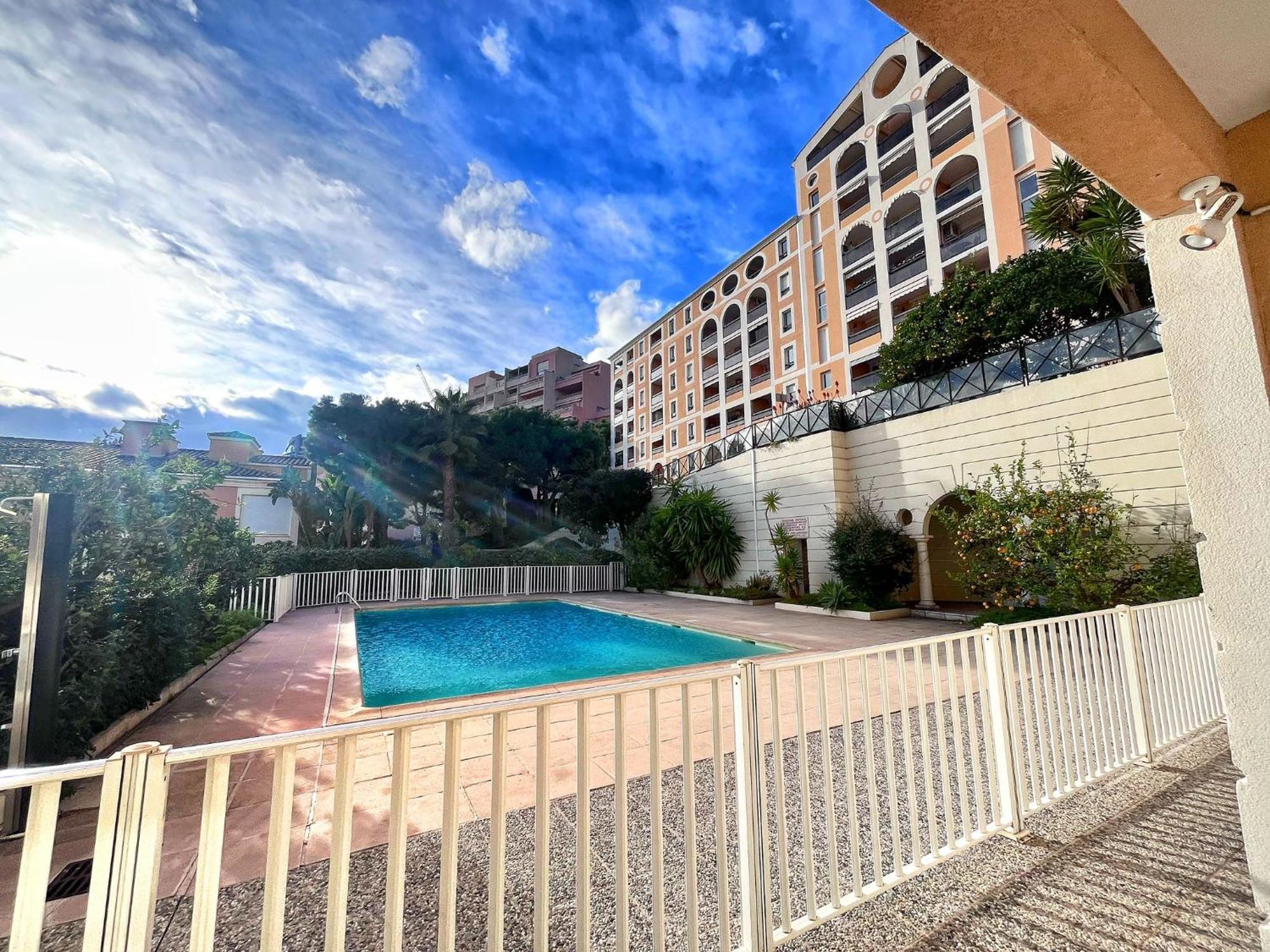 Direct Monaco Studio Devant Piscine Beausoleil Exterior foto